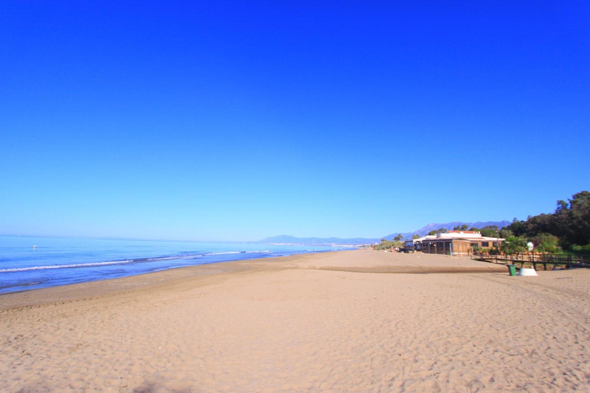 1108 Beachfront 2 Apartments With Roofterrace 80Mtrgt Beach 3 Pools Marbella Exterior photo